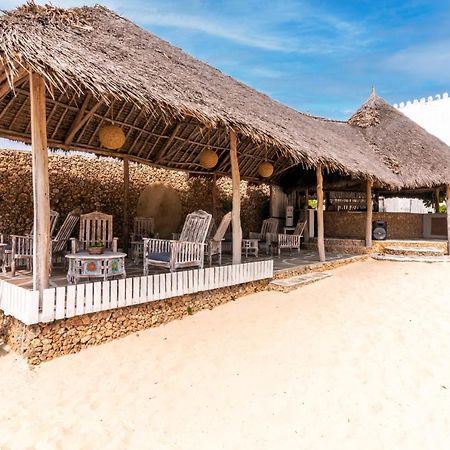 Jumbo Club Watamu Hotel Exterior photo