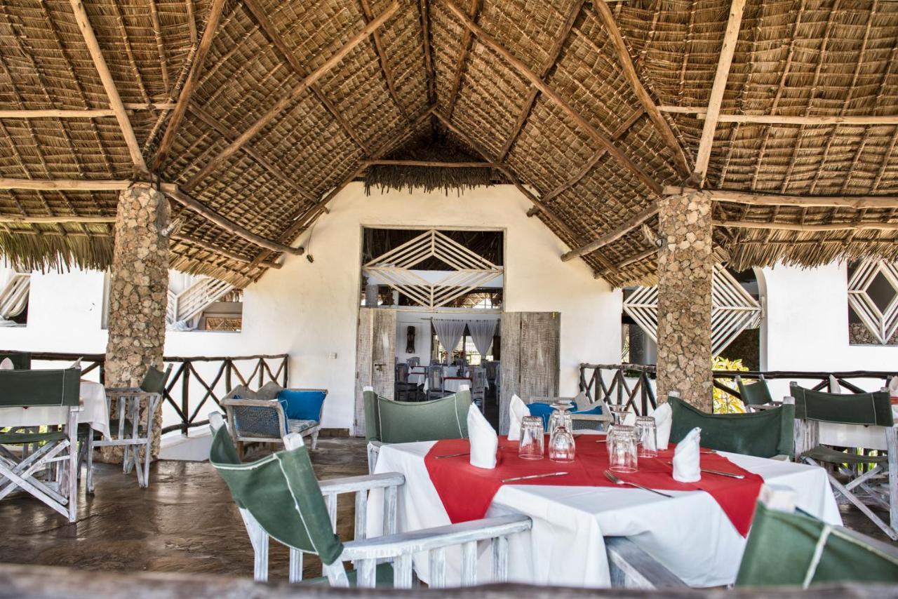 Jumbo Club Watamu Hotel Exterior photo