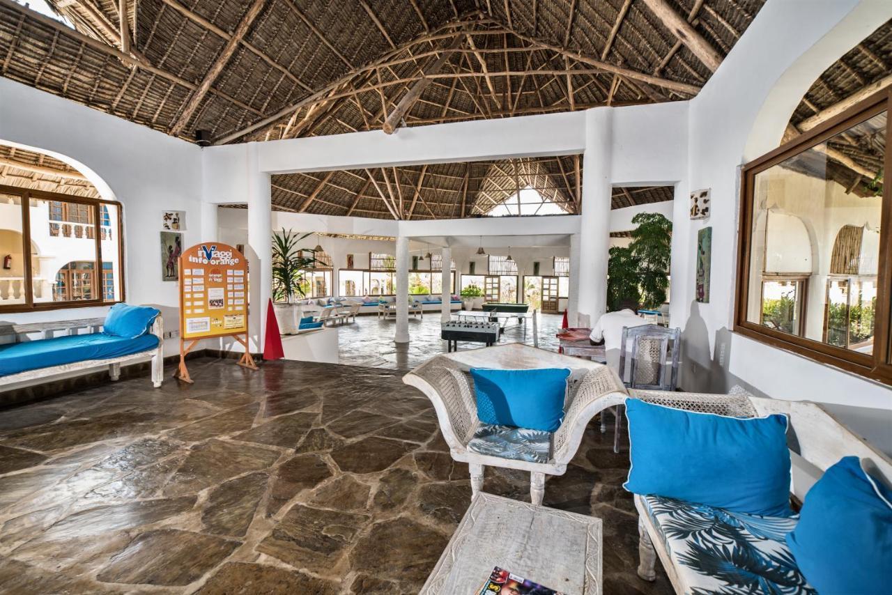 Jumbo Club Watamu Hotel Exterior photo