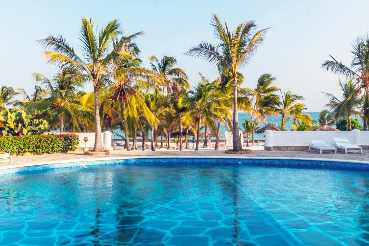 Jumbo Club Watamu Hotel Exterior photo