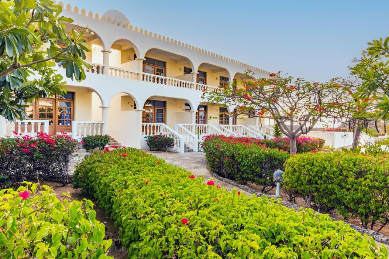 Jumbo Club Watamu Hotel Exterior photo