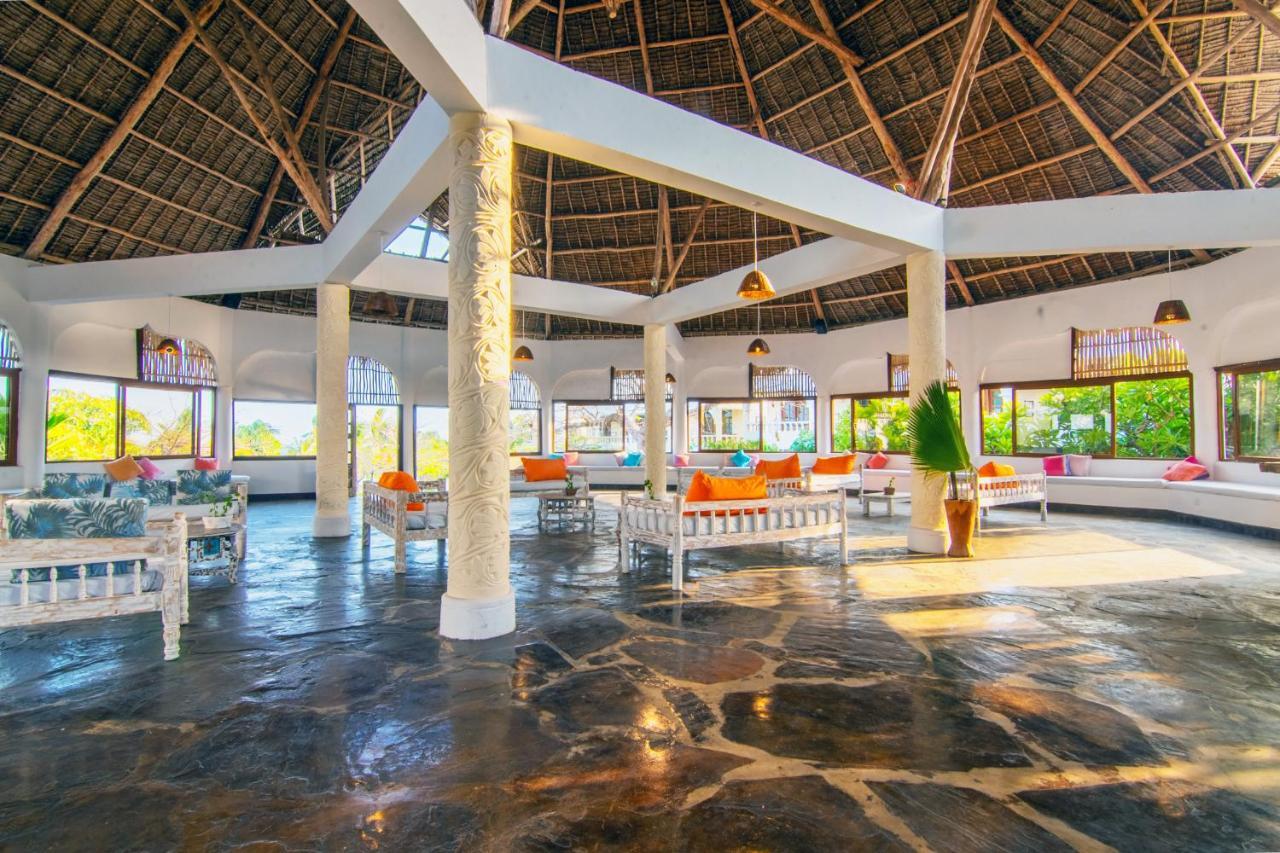 Jumbo Club Watamu Hotel Exterior photo