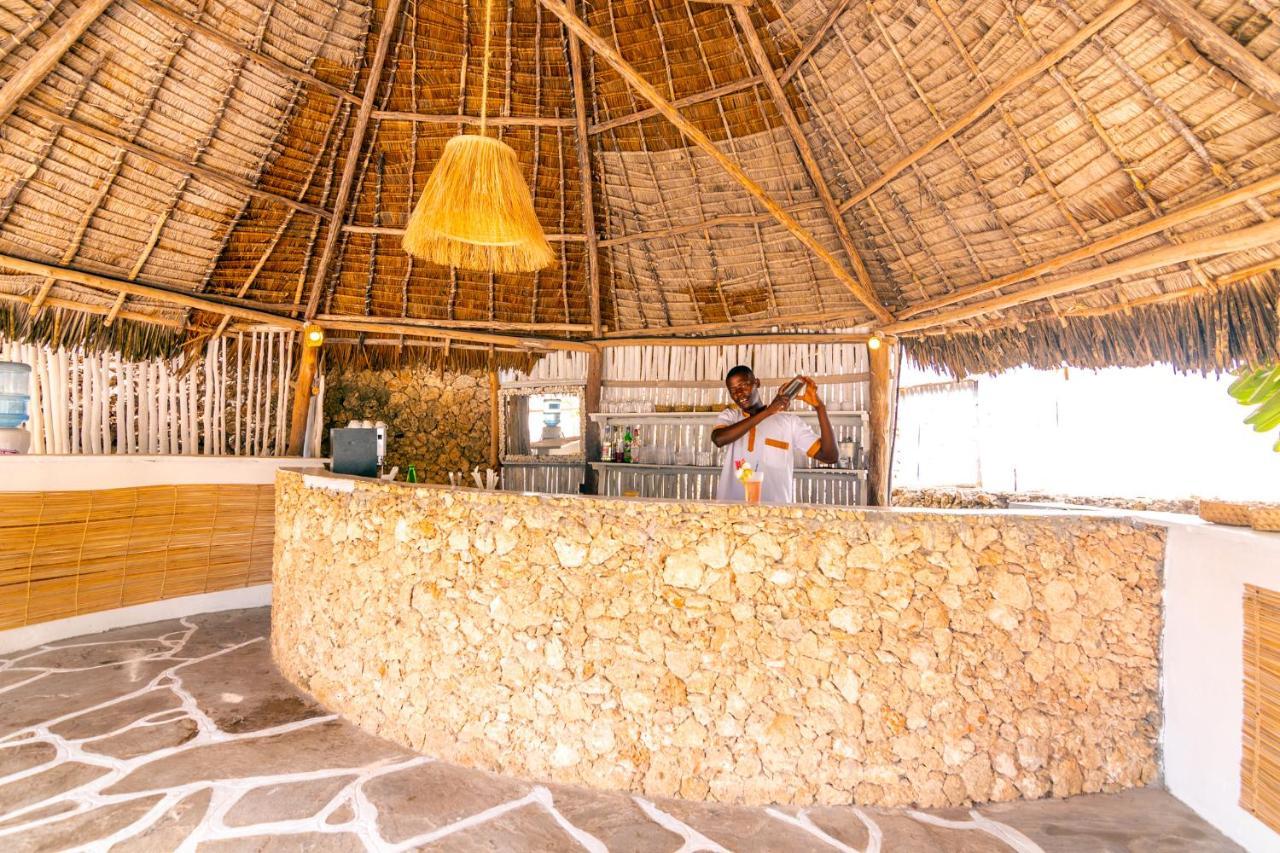 Jumbo Club Watamu Hotel Exterior photo